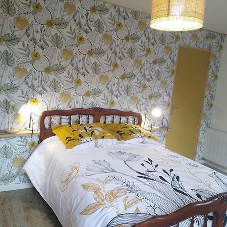 Appartement Cozy Dans Maison Privee Tauves ภายนอก รูปภาพ