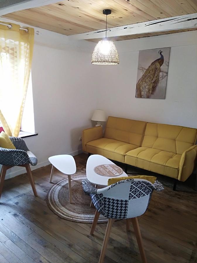 Appartement Cozy Dans Maison Privee Tauves ภายนอก รูปภาพ