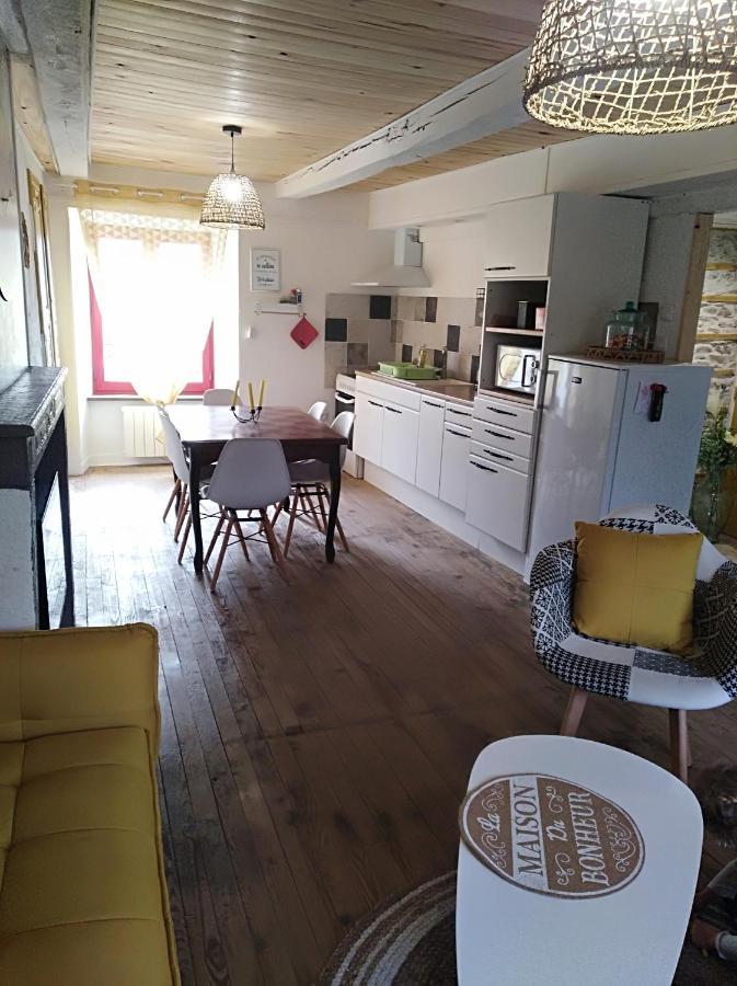 Appartement Cozy Dans Maison Privee Tauves ภายนอก รูปภาพ